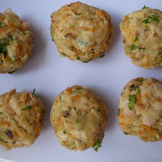 Butter Bean Patties with Green Salad Vegetarian Recipe SoCook