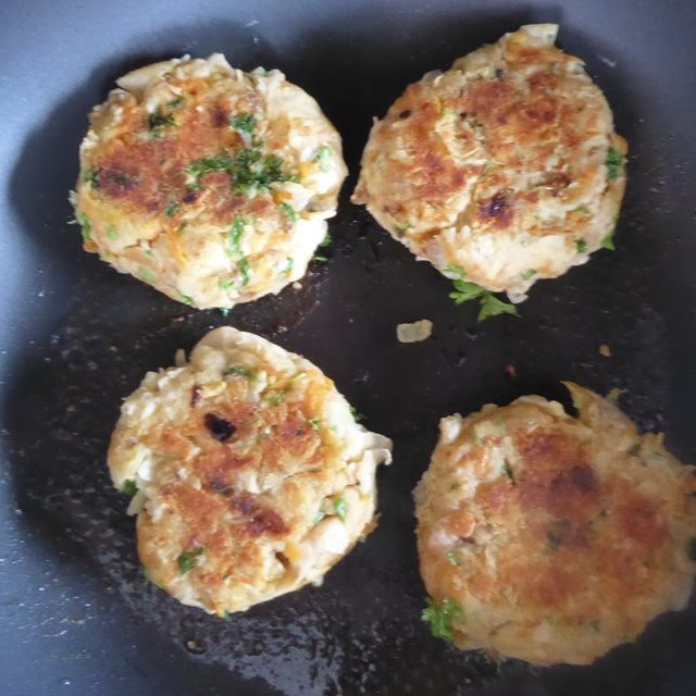 Butter Bean Patties with Green Salad Vegetarian Recipe SoCook