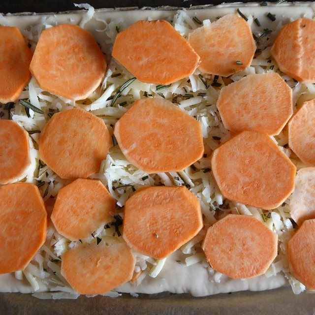 Spanish Chorizo and Manchego Pizza Recipe SoCook