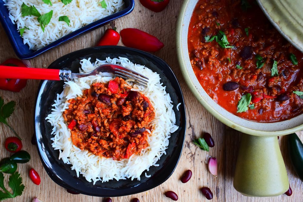 chili con carne with rice