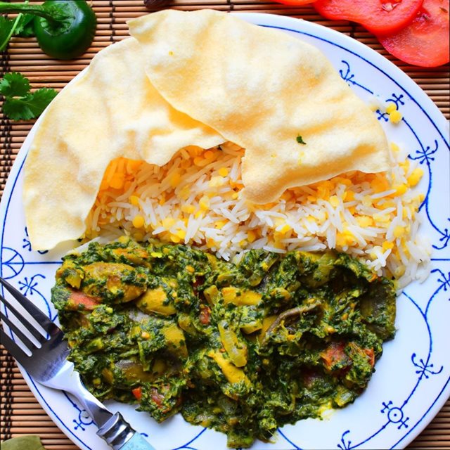 Mushroom and Spinach Curry with Popadoms Indian Recipe SoCook