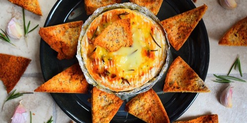 Baked Camembert with maple syrup, garlic and rosemary and pitta crisps