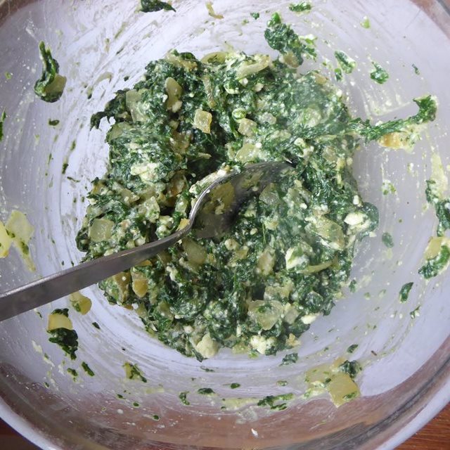 Spinach and Feta Filo Parcels with Tzatziki | Starter | SoCook