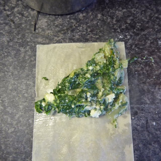 Spinach and Feta Filo Parcels with Tzatziki | Starter | SoCook