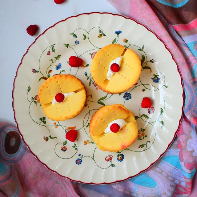 Raspberry Shortcake Biscuits 