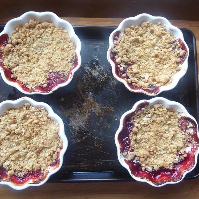 Summer fruit Crumble Dessert Recipe SoCook